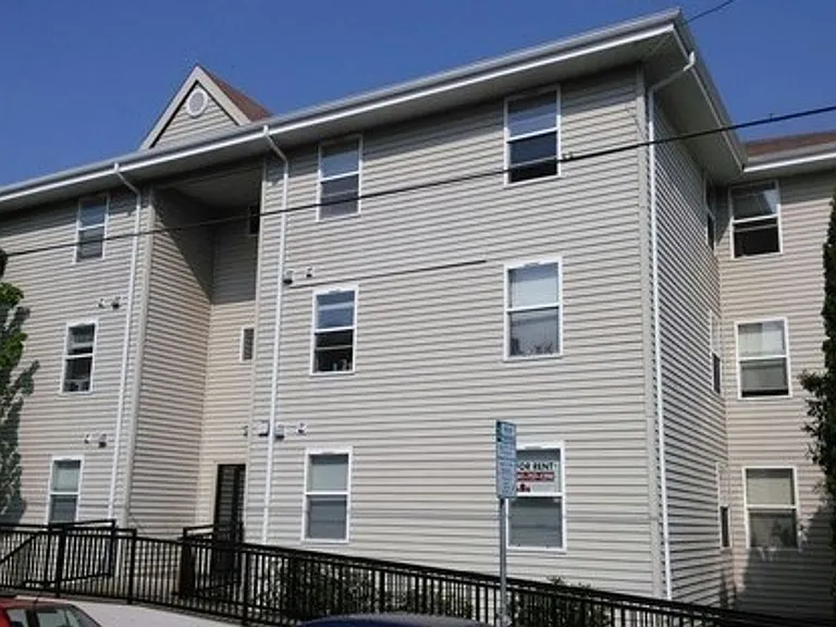 121 NW 21st St #23 — Photo 2