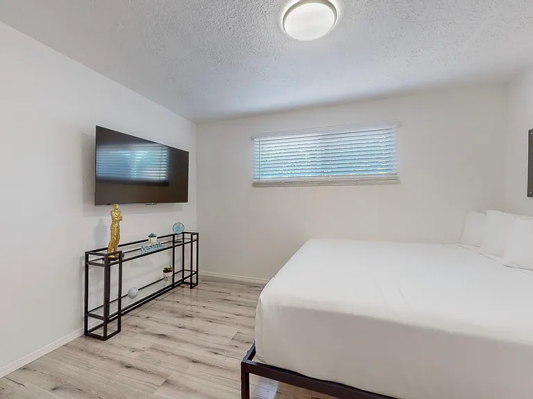 1621 Lafayette Dr NE — Photo 30