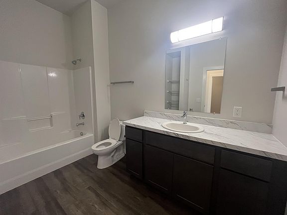 5th image of 205 Hickory St APT 107
