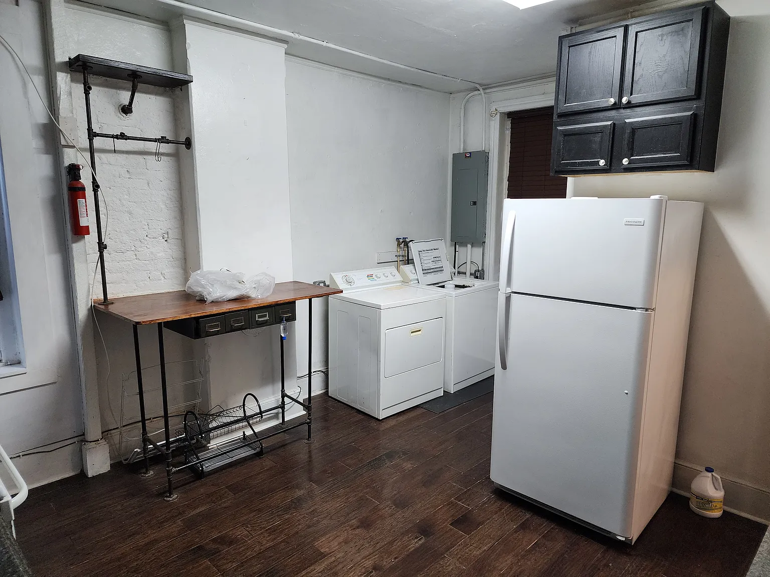 2 bed, 1000 sqft, $1,600 — Photo 4