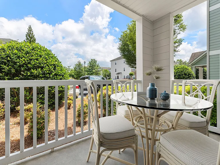 C208660_The_Parke_at_Oakley_1B1B_BALCONY_03