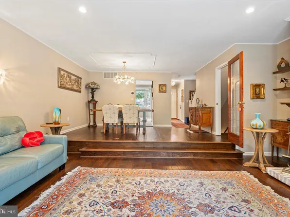 26 Silversage Ct, Cockeysville, MD 21030