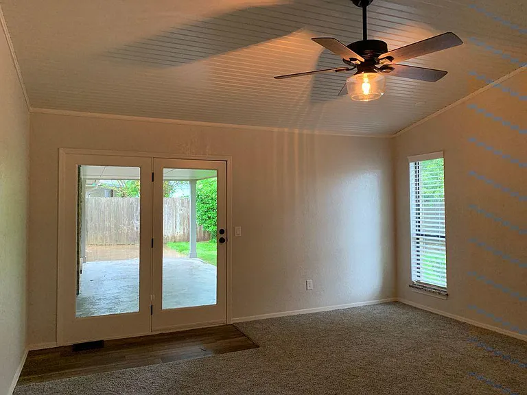 156 E Parkland Dr — Photo 17