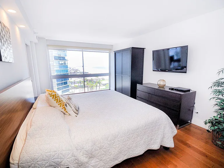 1810 Avenida Del Mundo #1009 — Photo 10