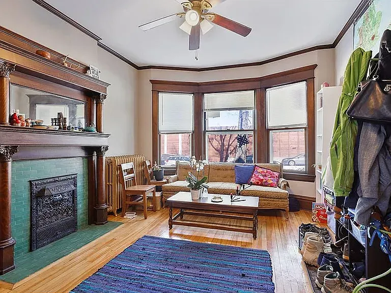 1862 Roblyn Ave — Photo 3