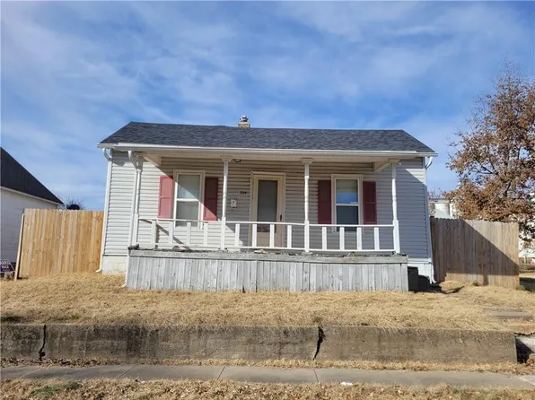 304 W 23rd St, Higginsville, MO 64037
