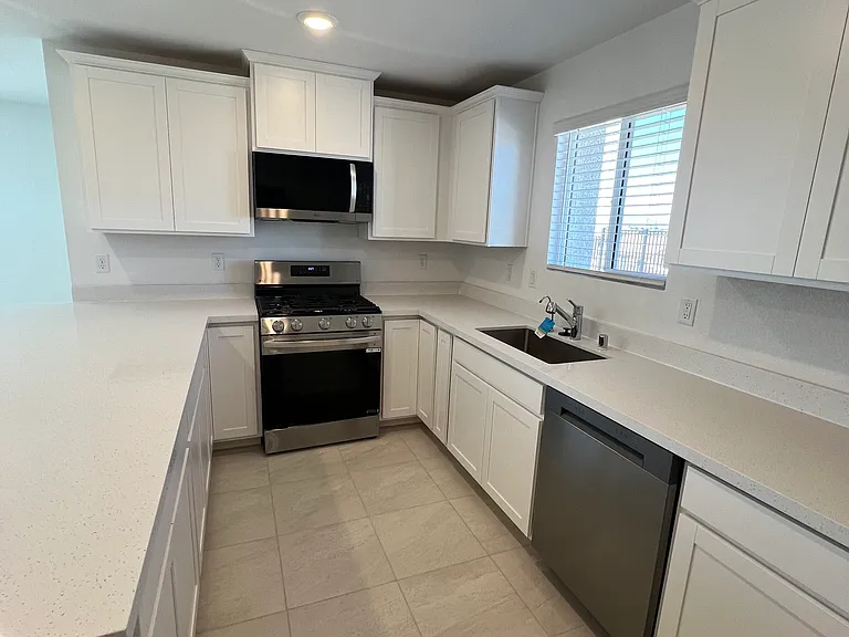 5909 Teeter St — Photo 3
