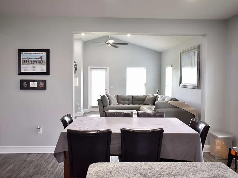 806 Cason Cir — Photo 26