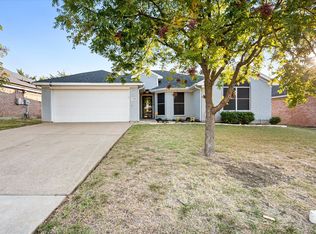 1708 Country Crest Ln, Mansfield, TX 76063