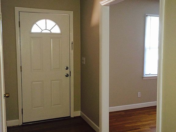 4th image of 17 Valerie Dr