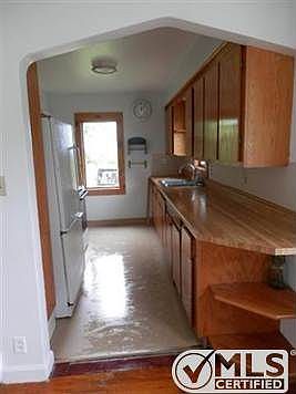 2nd image of 820 Harrison Ave
