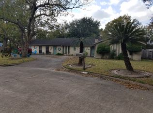 2714 Pecan St, Alvin, TX 77511