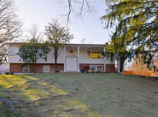 25 Moccasin Pl, Monsey, NY 10952