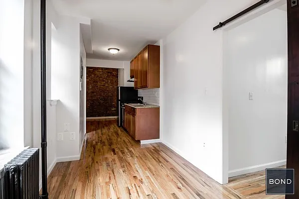 Rented by Bond New York | media 4