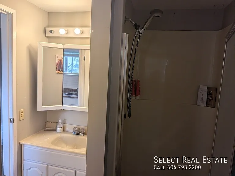 9170 Coote St #B — Photo 14