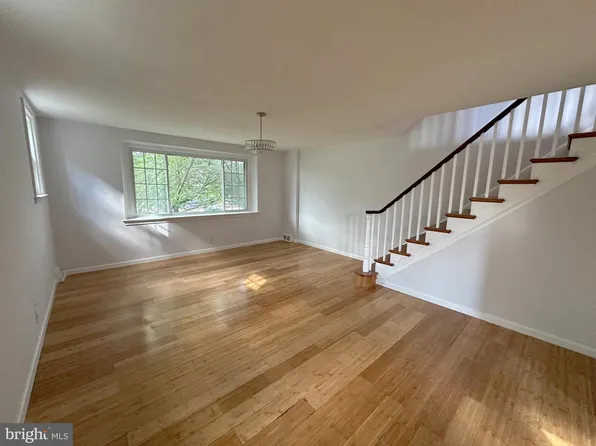 840 Tyson Ave, Philadelphia, PA 19111