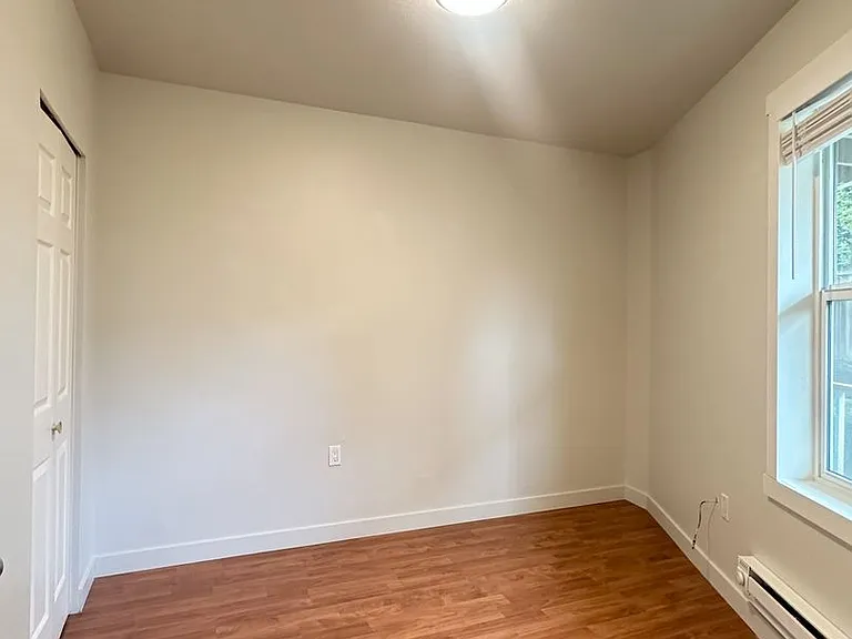 Davis Place Apartments — Photo 18