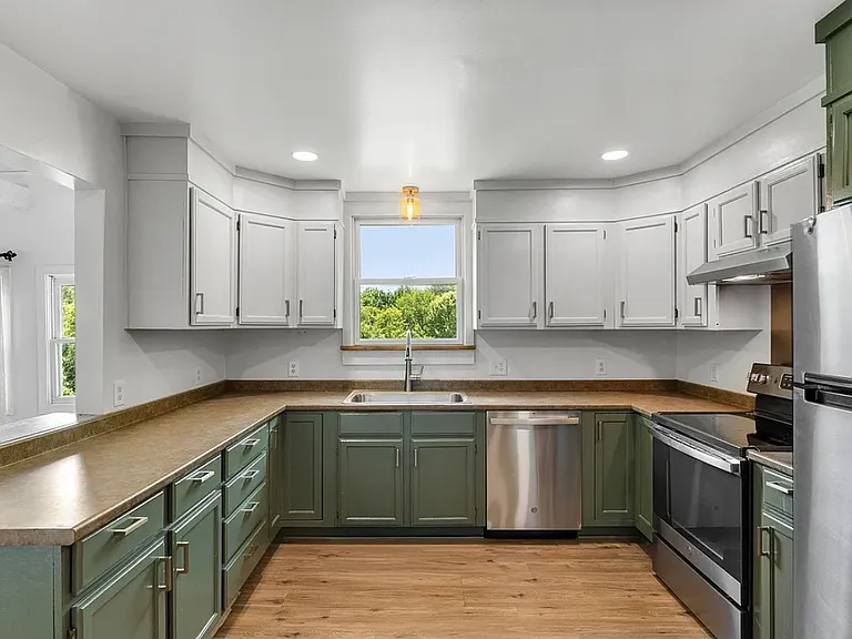 502 Old Creamery Rd — Photo 8