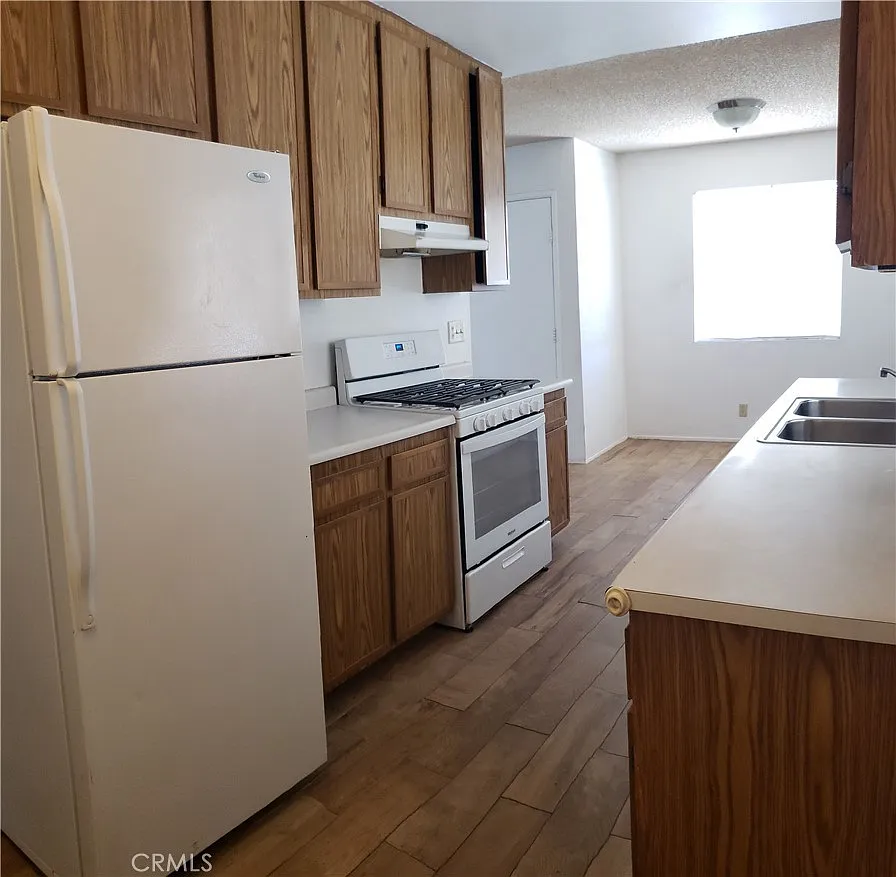 2 bed, 977 sqft, $1,695 — Photo 4