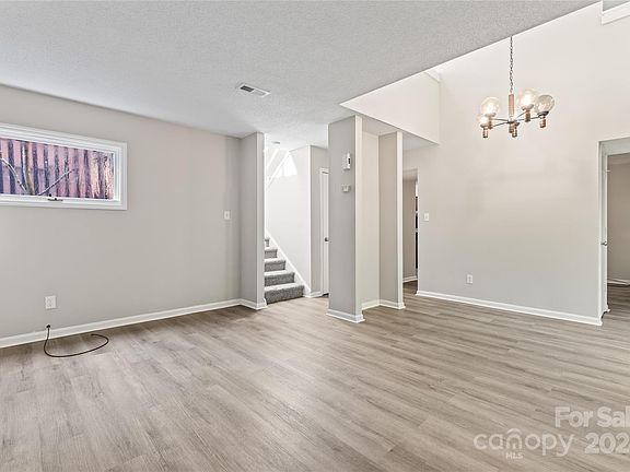 4th image of 6114 Honeysuckle Ln