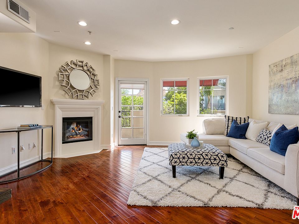 1st image of 4237 N Longridge Ave #306