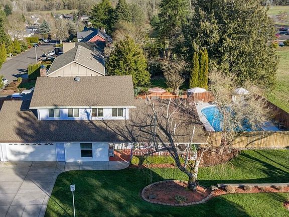 4th image of 15905 NE 33rd Avenue