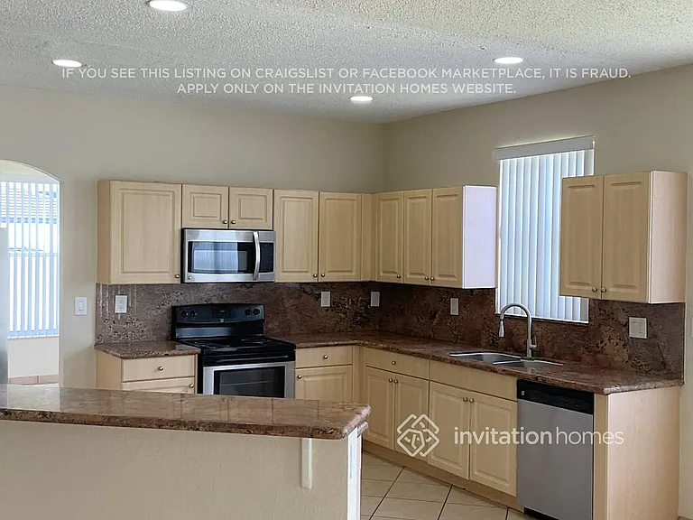14284 SW 159th Pl — Photo 5
