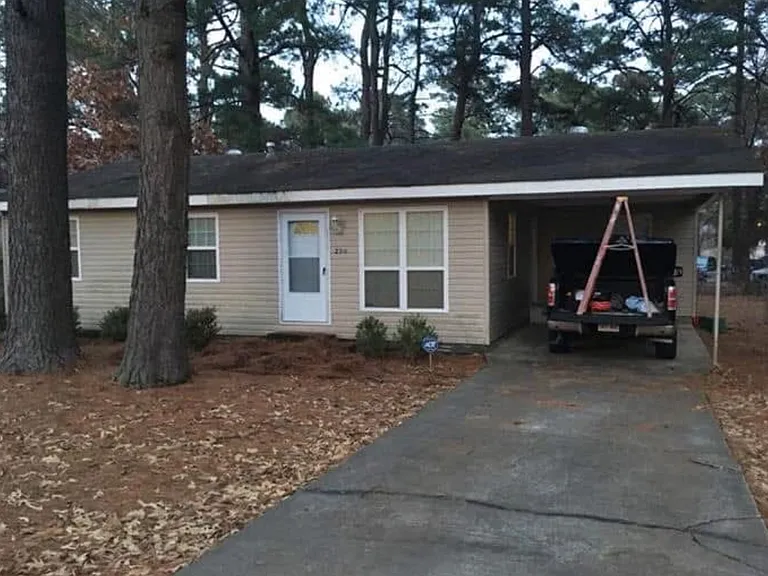 2211 Memorial Dr — Photo 1