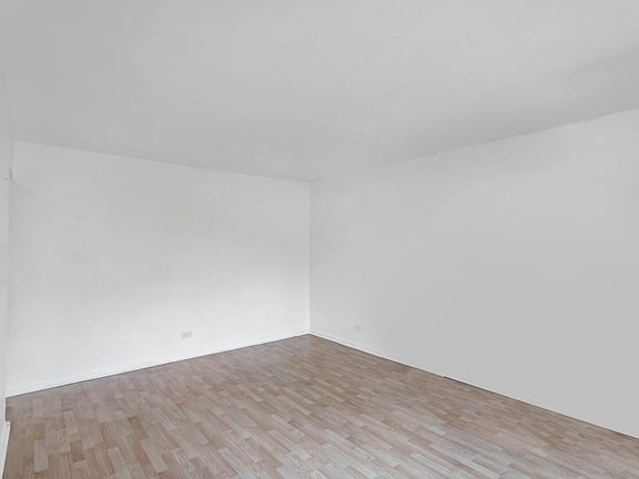 5th image of 1S270 S Windsor Ln