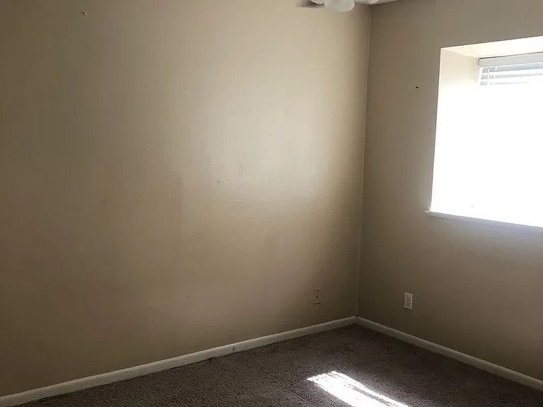 1702 N Moody St — Photo 6