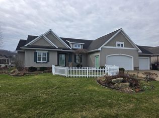 1494 Ponstein Dr, Hudsonville, MI