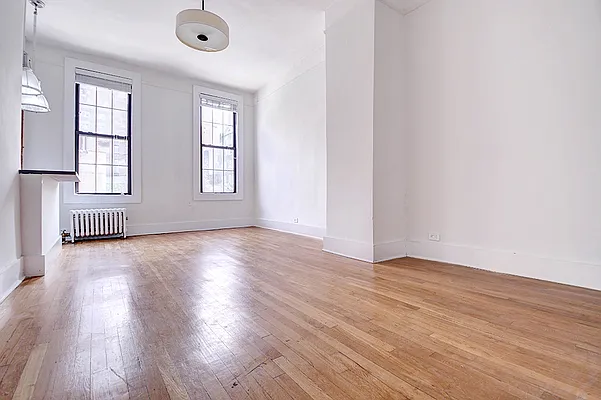 Rented by Urbane Brokerage | media 11