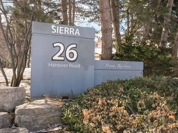 26 Hanover Rd, Brampton, ON L6S 4T2