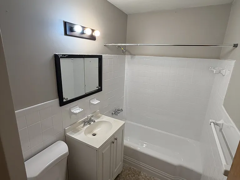 17731 Lakeshore Blvd — Photo 21