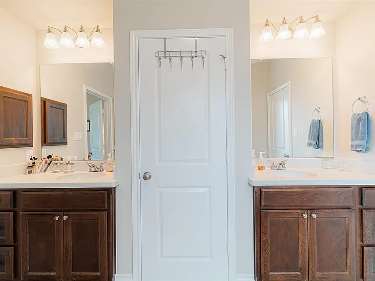 3530 Auburn Creek Cir — Photo 18