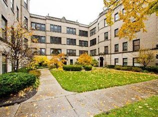 900 Greenwood St #1, Evanston, IL 60201