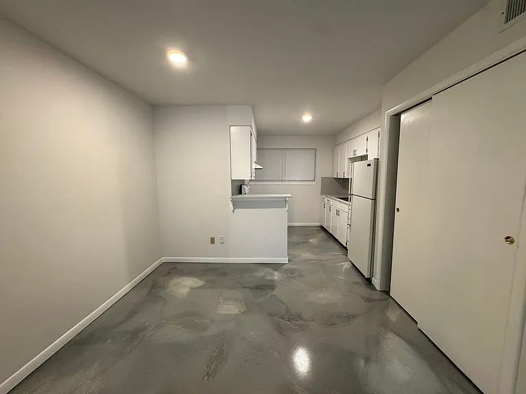 Library Place Apartments — Photo 52