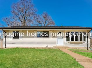 1117 Burgundy Ln, Ballwin, MO 63011
