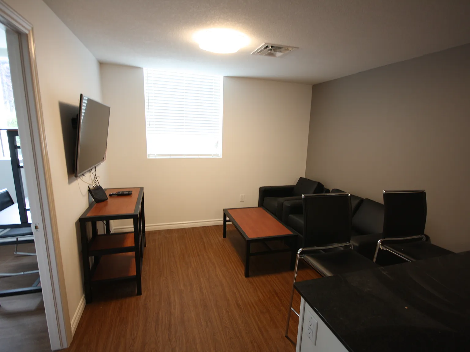1100 Main Street West Hamilton — Photo 4