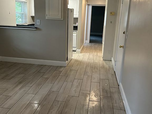 3rd image of 1300 Brennen Rd APT 1