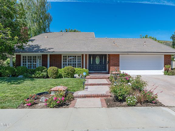 2nd image of 3072 E Sierra Dr