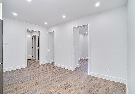3rd image of 219 13th St APT 11