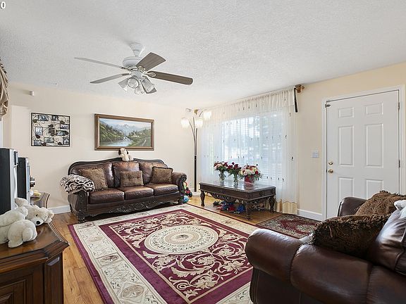 5th image of 1825 NE 125th Ave