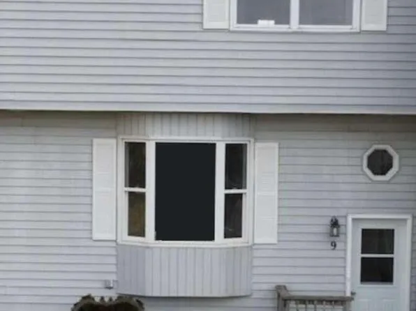 9 Campeau Ct, Halifax, NS B3G 1J5
