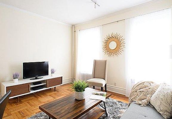 5th image of 405 E 61st St APT 2A