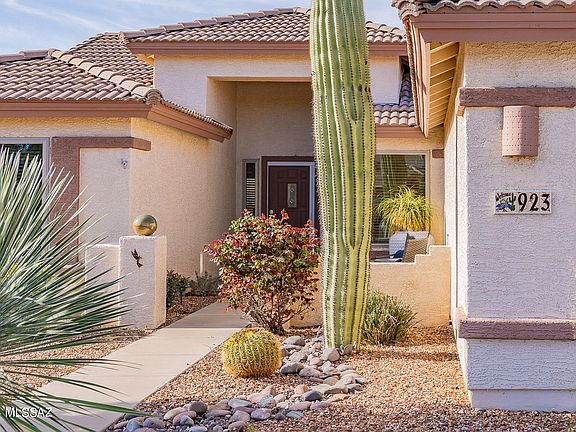 5th image of 923 N Night Heron Dr