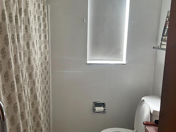 2nd image of 3367 Parkcrest Ln