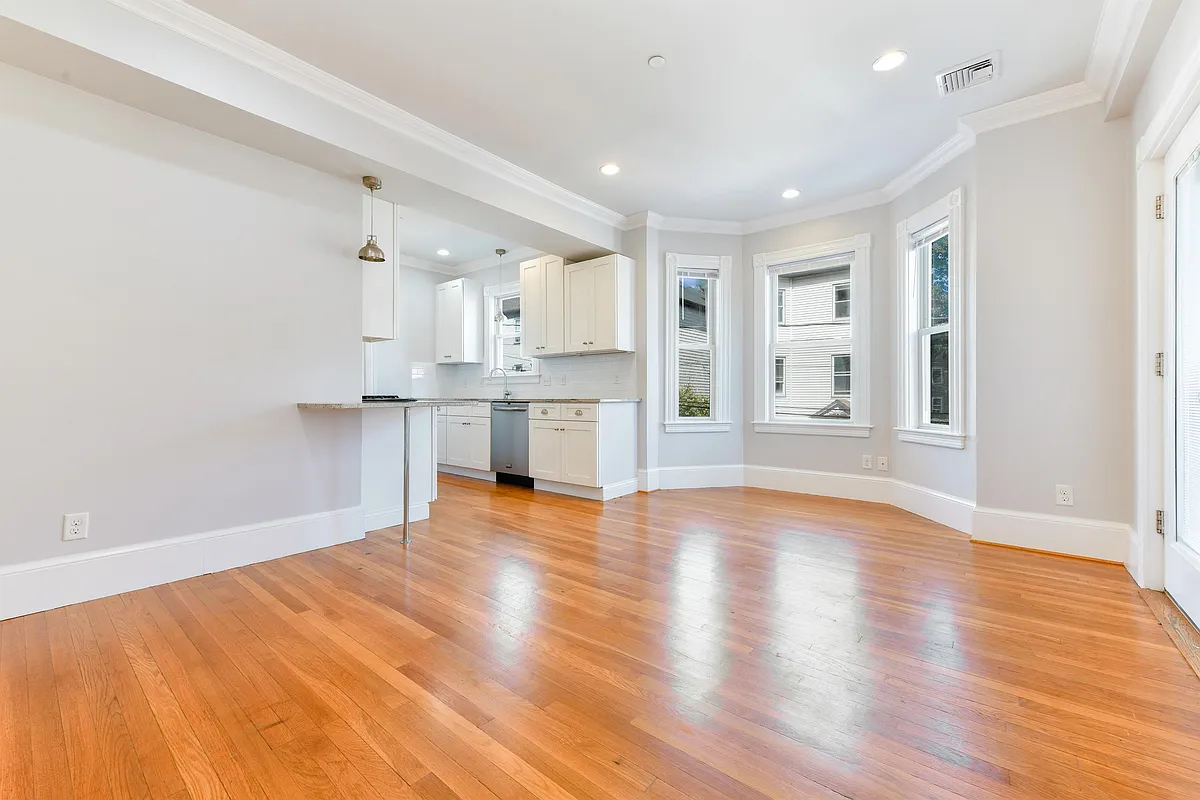 Building Photo - 14 Armstrong St #2