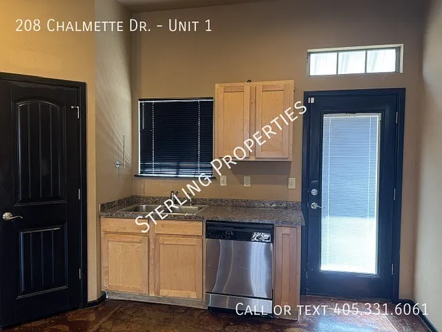 208 Chalmette Dr #1 — Photo 7