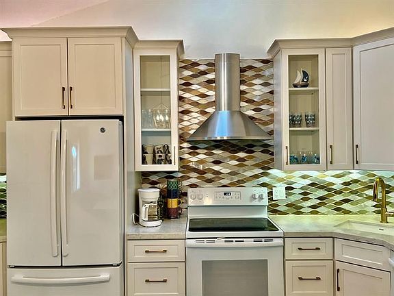4th image of 1801 S Us Highway 1 APT 1D